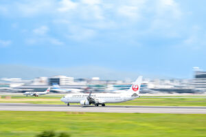伊丹空港で、飛行機ダブルで流し撮り！Z8と超望遠レンズで遊び尽くせ！